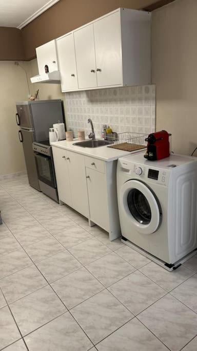 Modern Ll Apartment Volos